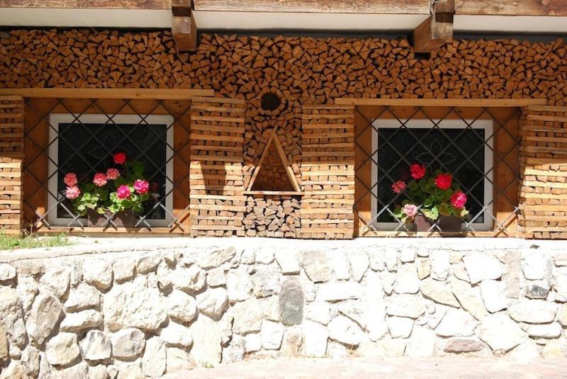 Appartamenti Chalet Orchidea Canazei Exterior foto